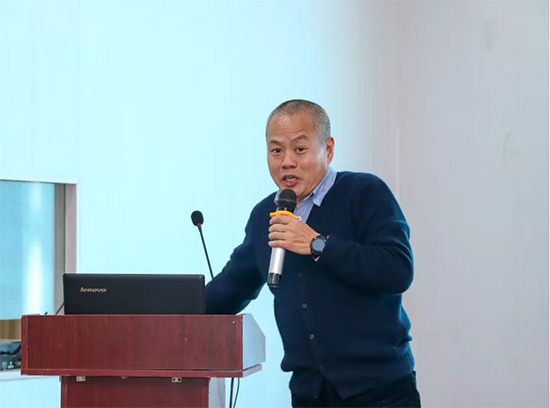 引傳統(tǒng)生產走新路,促轉型發(fā)展開新局——河南省肥料協(xié)會2020年年會在新鄉(xiāng)召開! 引傳統(tǒng)生產走新路,促轉型發(fā)展開新局——河南省肥料協(xié)會2020年年會在新鄉(xiāng)召開!